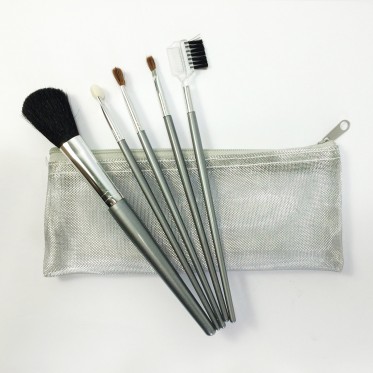 Synthetic hair cosmetic brushes set